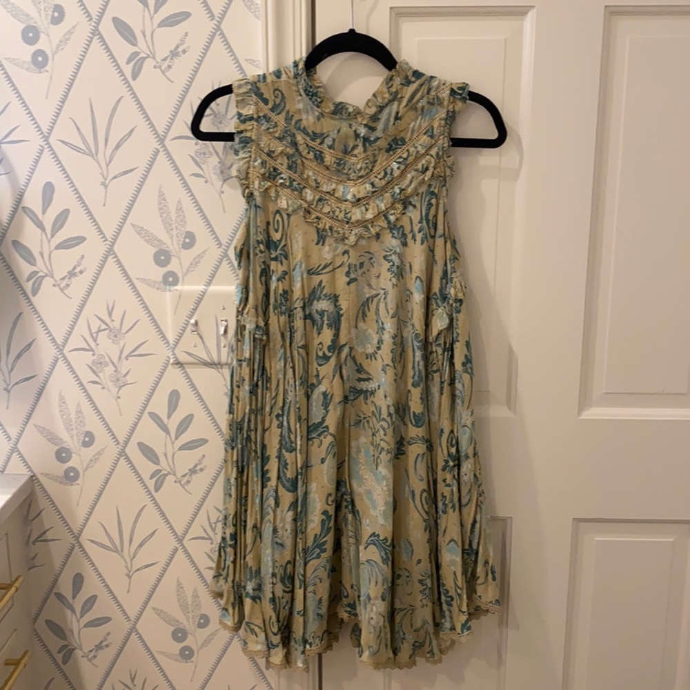 Spell and the Gypsy mini dress size small.